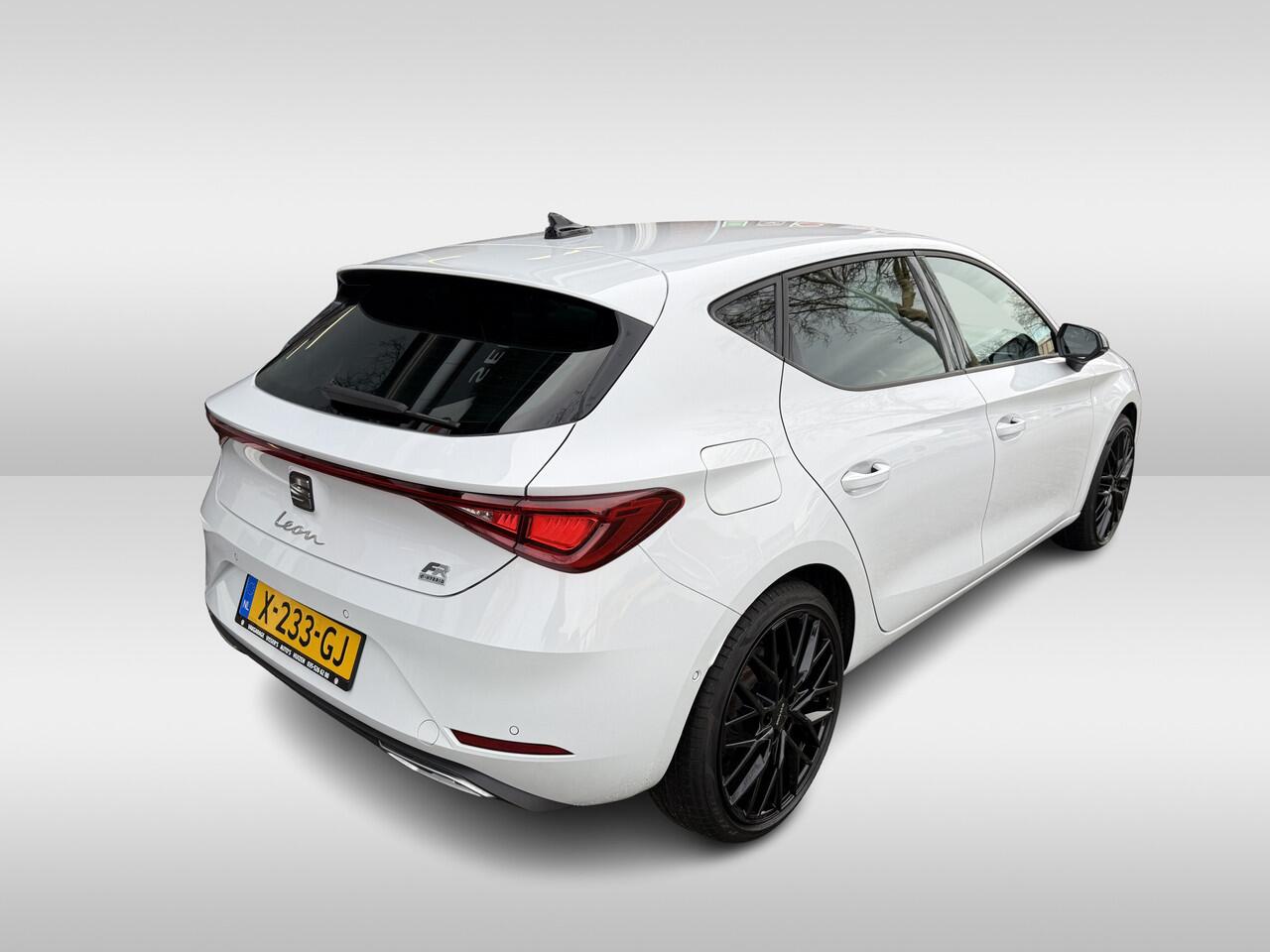 Seat LEON 1.4 TSI eHybrid PHEV FR | Apple Carplay/Android Auto | 19 inch velgen | stuurverwarming |