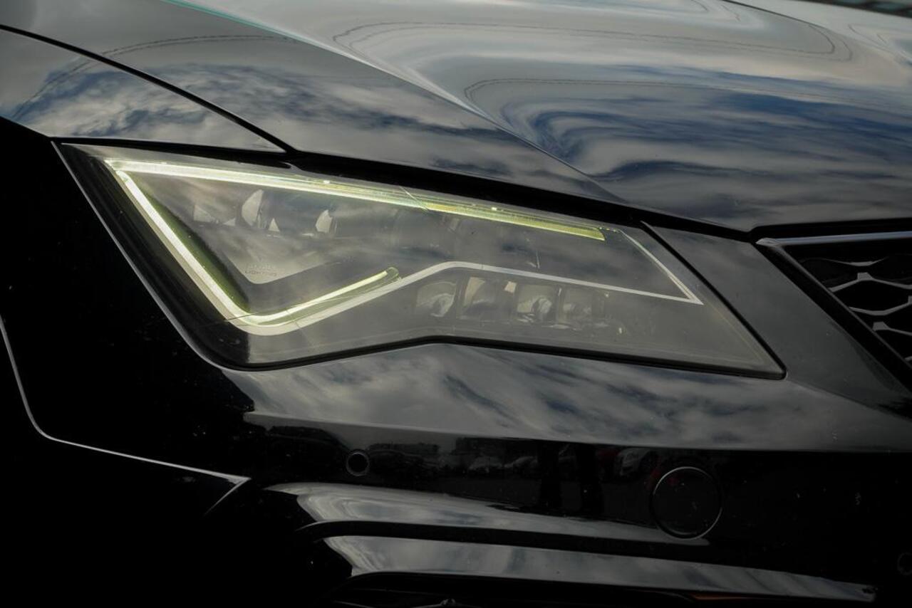 Seat LEON ST 2.0 TSI 4DRIVE CUPRA R Ultimate Edition / Pano / Carplay