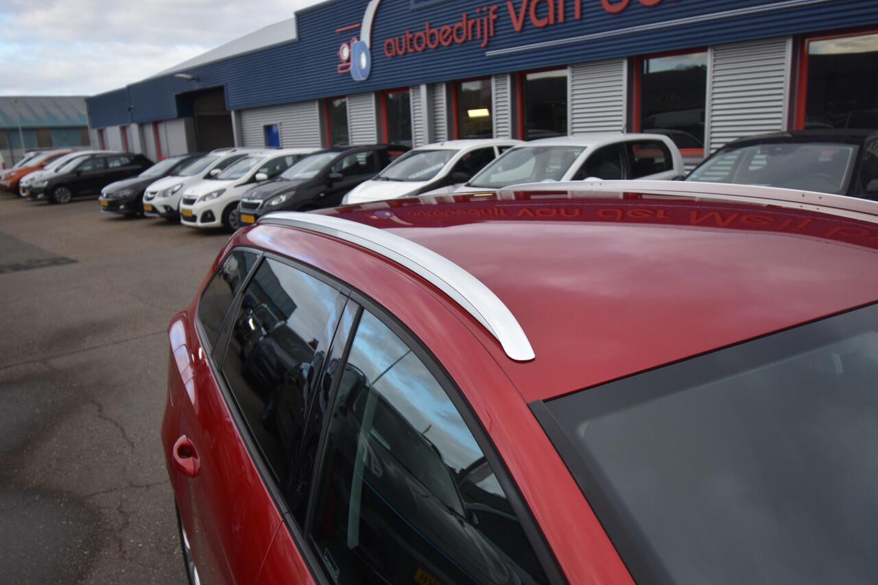 Seat LEON ST 1.6 TDI Style Business Intense , TREKHAAK , CLIMATR , CR CONTR , PDC V+A , NAVI ,