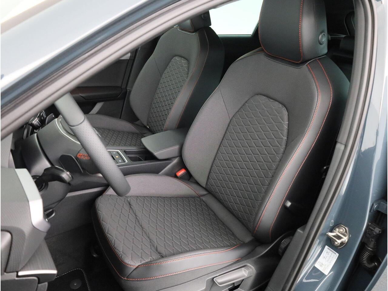 Seat LEON Sportstourer FR Business 1.5 TSI eHybrid 150 kW / 204 pk |