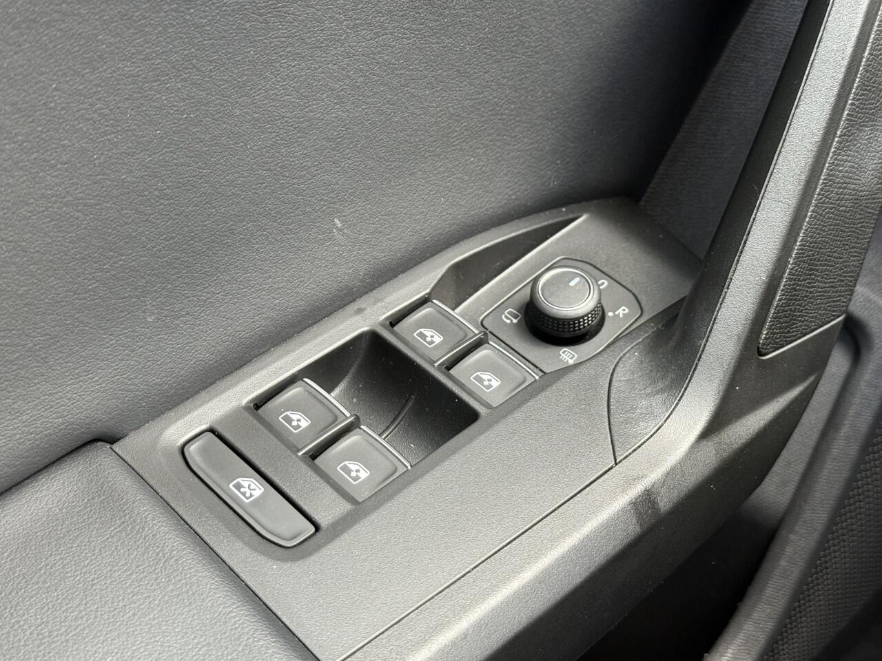 Seat LEON Sportstourer 1.0 eTSI FR Business Intense | Virtual | Apple Carplay | Clima | 18'' Inch