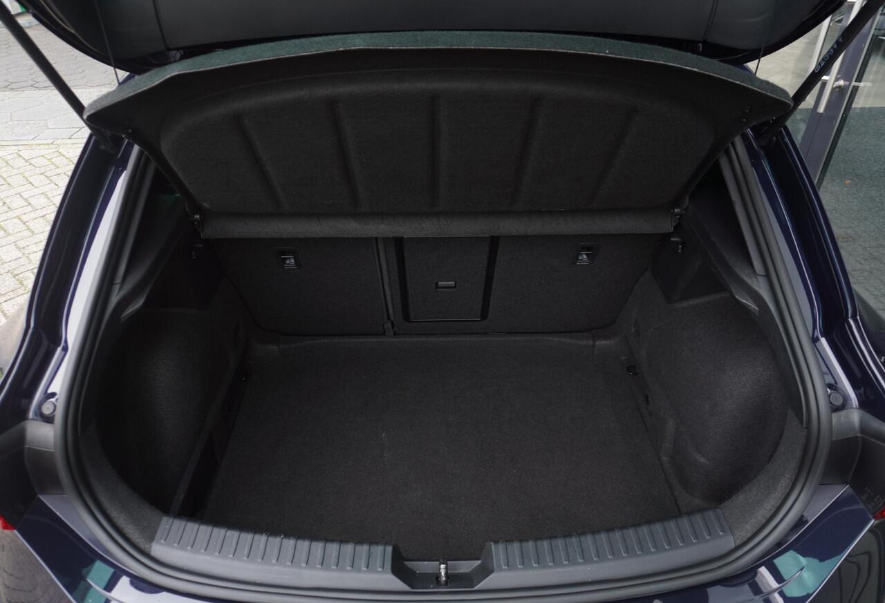 Seat LEON 1.5 TSI FR Business Intense | Stuurverw | Carplay | ACC | Navi | Keyless | 18"