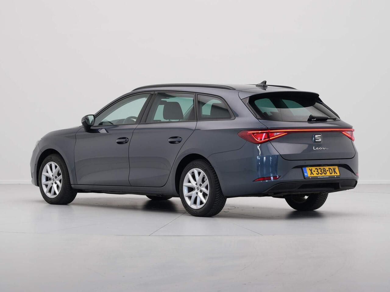 Seat LEON Sportstourer 1.0 eTSI 110pk DSG Style Business Intense Navigatie Wegkl. trekhaak Camera Acc Parkassist 35