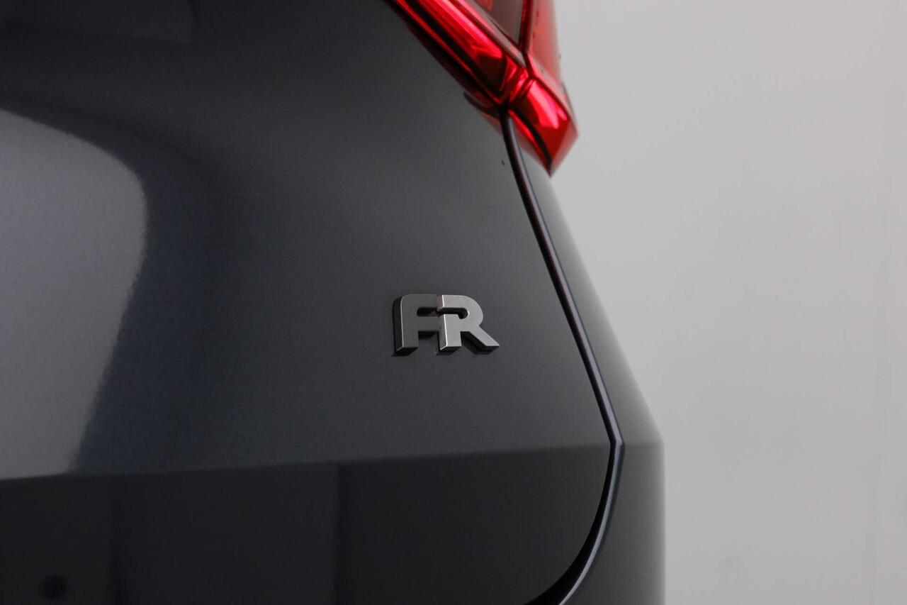 Seat LEON Sportstourer 1.5 eTSI 150 pk DSG FR Launch Edition | Stuur-/stoelverwarming | Achteruitrijcamera | Navigatie | Adaptive Cruise