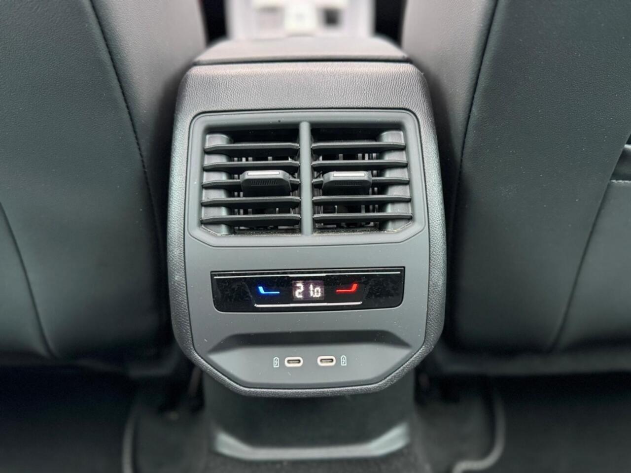 Seat LEON Sportstourer 1.0 eTSI 110pk DSG FR Business | ACC | Pano | Elk S