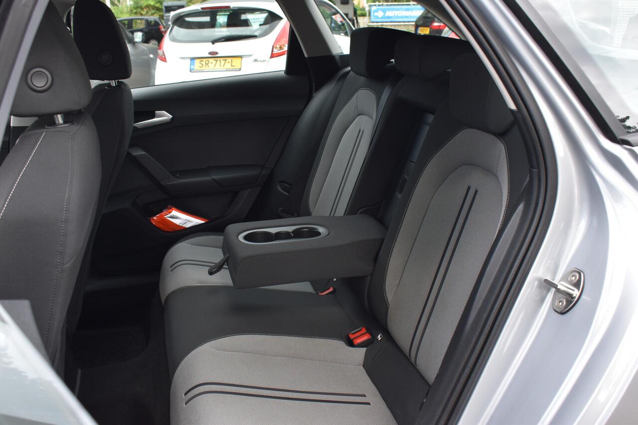 Seat LEON Sportstourer 1.5 eTSI Style | Navigatie | Virtual Dash | Cruise | Cupra FR velgen | 12 mnd BOVAG garantie Whatsapp 06-53188999