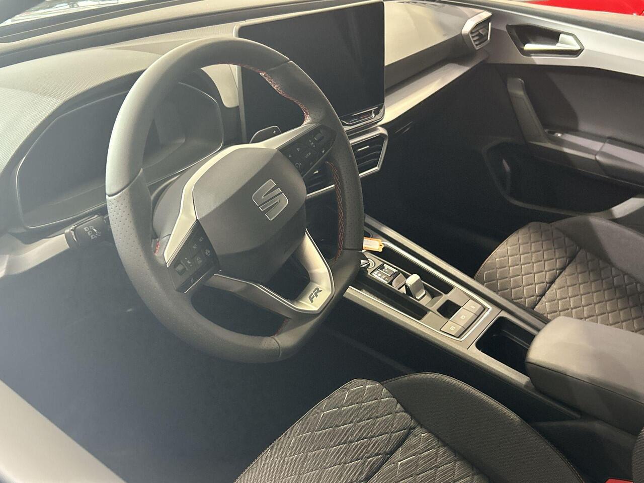 Seat LEON Sportstourer 1.5 TSI e-Hybrid FR Business 204 PK l Black Pack l Wegklapbare Trekhaak l Safe & Driving Pack