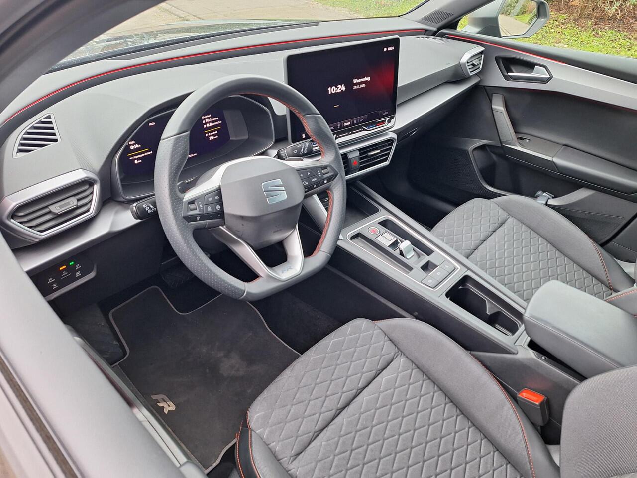 Seat LEON Sportstourer 1.5 TSI e-Hybrid FR Business LM 17", Matrix LED verlichting, Apple Carplay/Android Auto