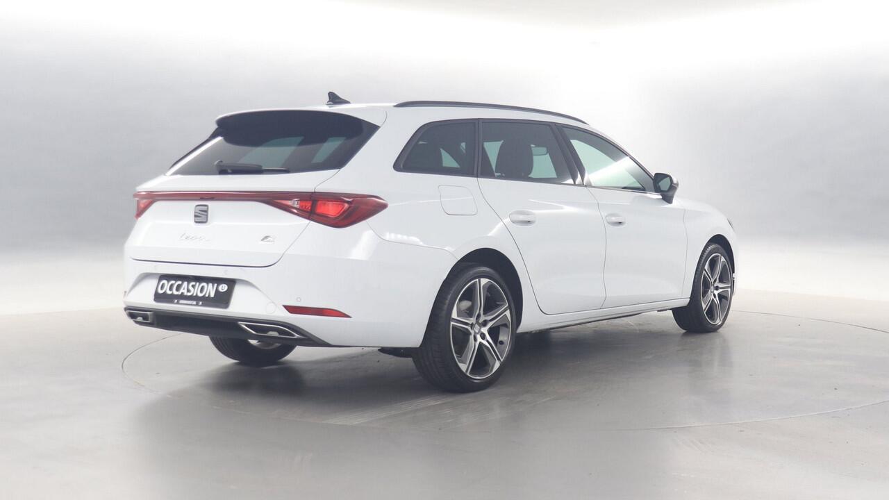 Seat LEON Sportstourer 1.5 TSI 204pk e-Hybrid FR Business DSG / Navigatie / Camera / Apple Carplay / Sfeerverlichting