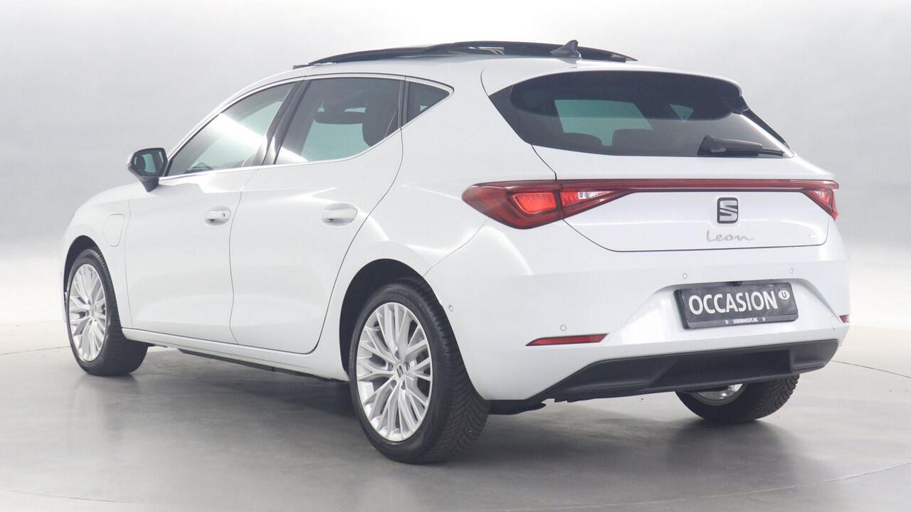 Seat LEON 1.4 TSI eHybrid 204pk PHEV Excellence / Panoramadak / Camera / Adaptive Cruise