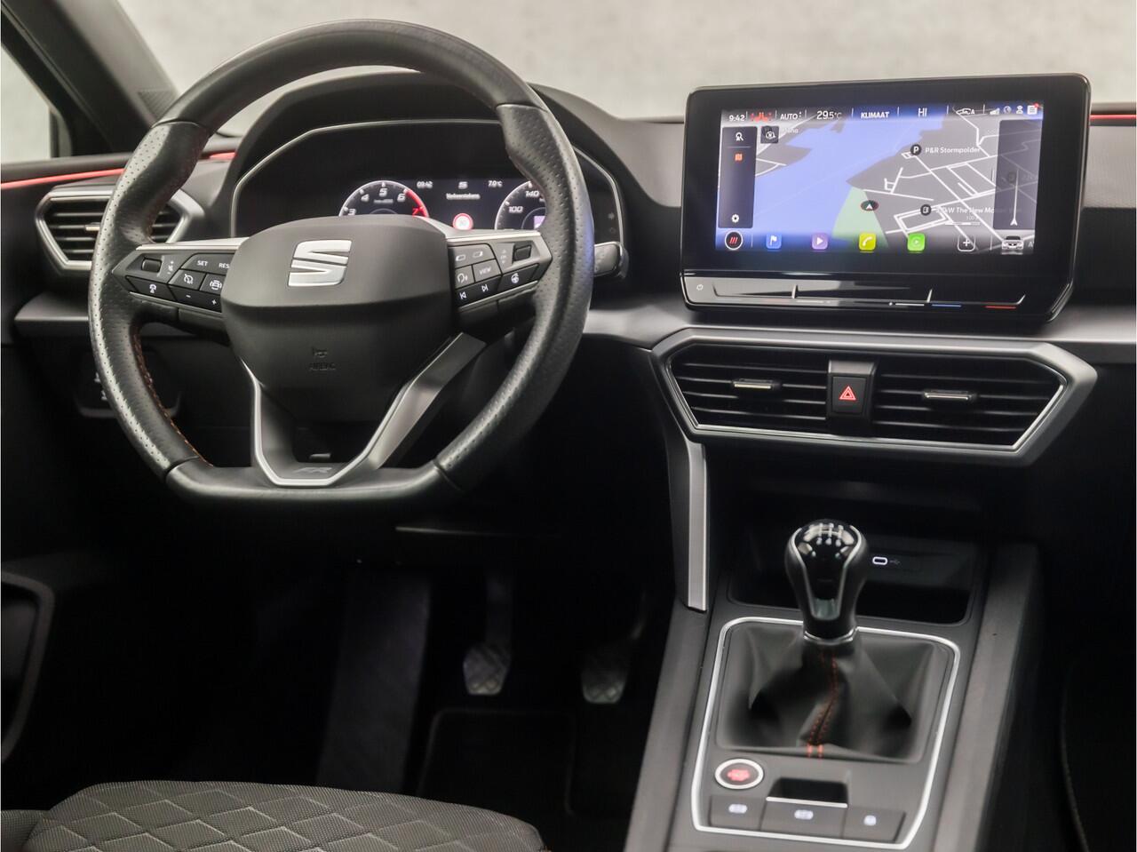 Seat LEON 1.0 TSI FR Sport (VIRTUAL COCKPIT, APPLE CARPLAY, GROOT NAVI, CAMERA, STUUR/STOELVERWARMING, SPORTSTOELEN, ADAPTIVE CRUISE, LED KOPLAMPEN, ZWART HEMEL, NIEUWSTAAAT)