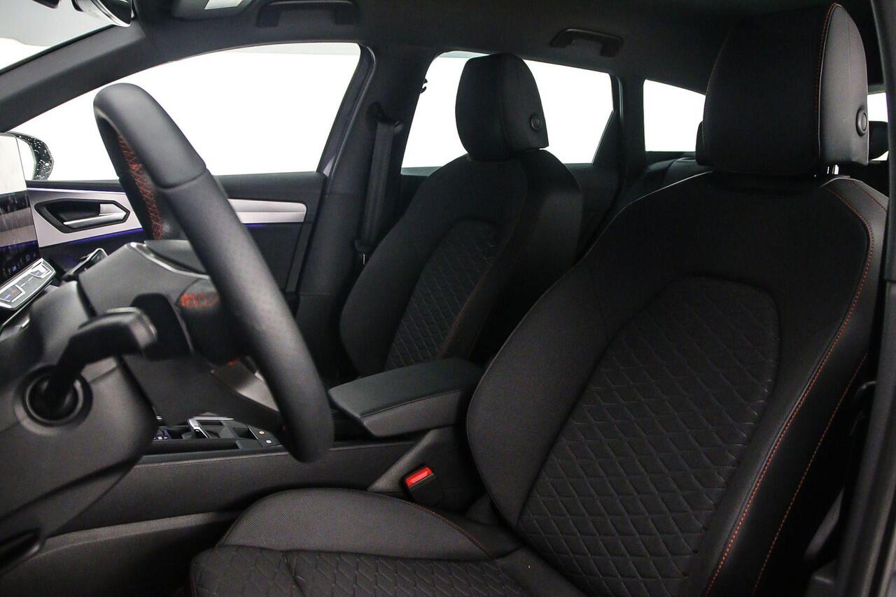 Seat LEON Sportstourer FR First Edition 1.5 TSI eHybrid 204pk DSG Automaat Trekhaak, Adaptive cruise control, LED matrix koplampen, Navigatie, Achteruitrijcamera