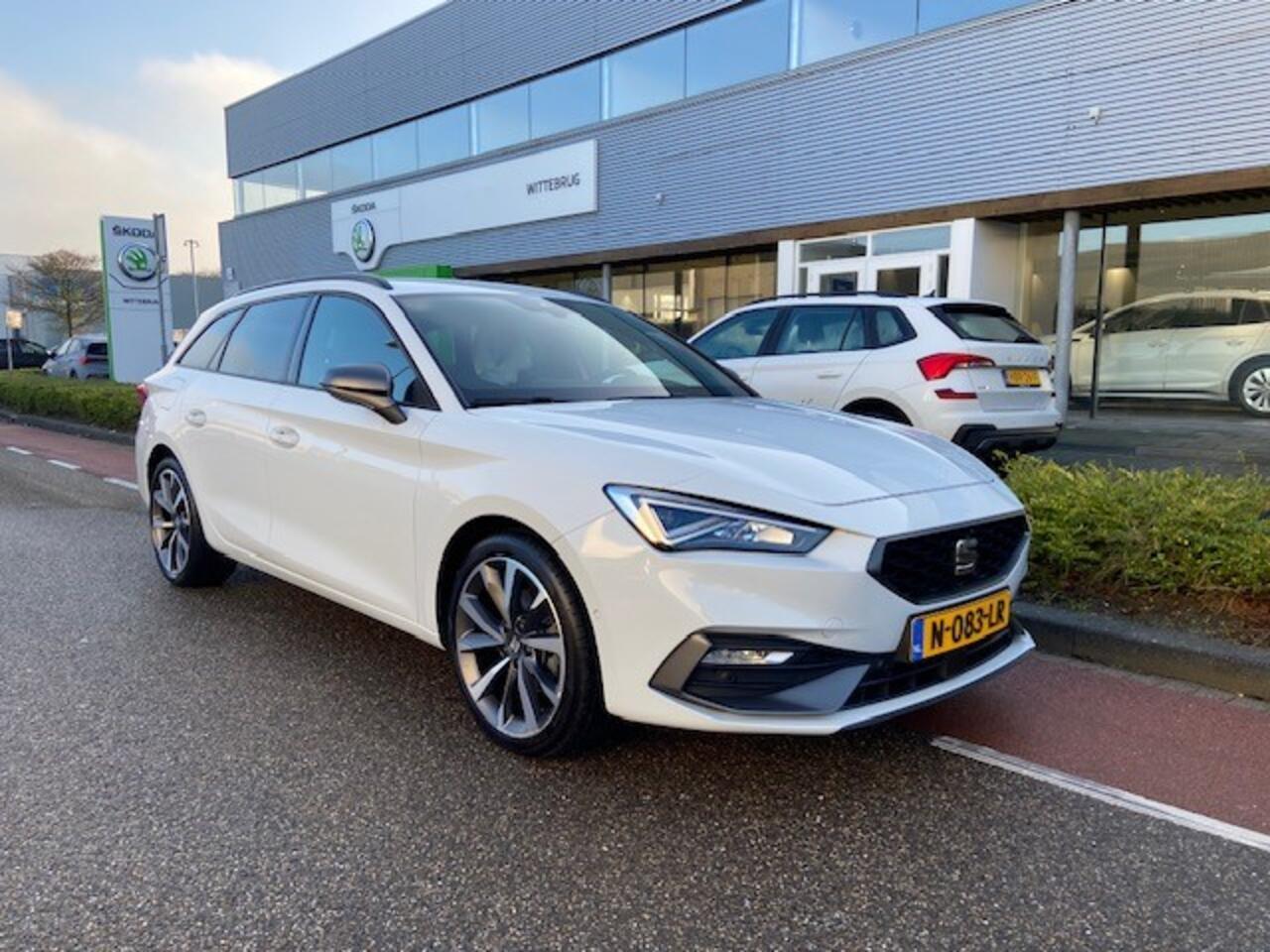 Seat LEON Sportstourer 1.0 eTSI FR Business Intense / Navi/ Camera/ CarPlay/ Virtual Cockpit