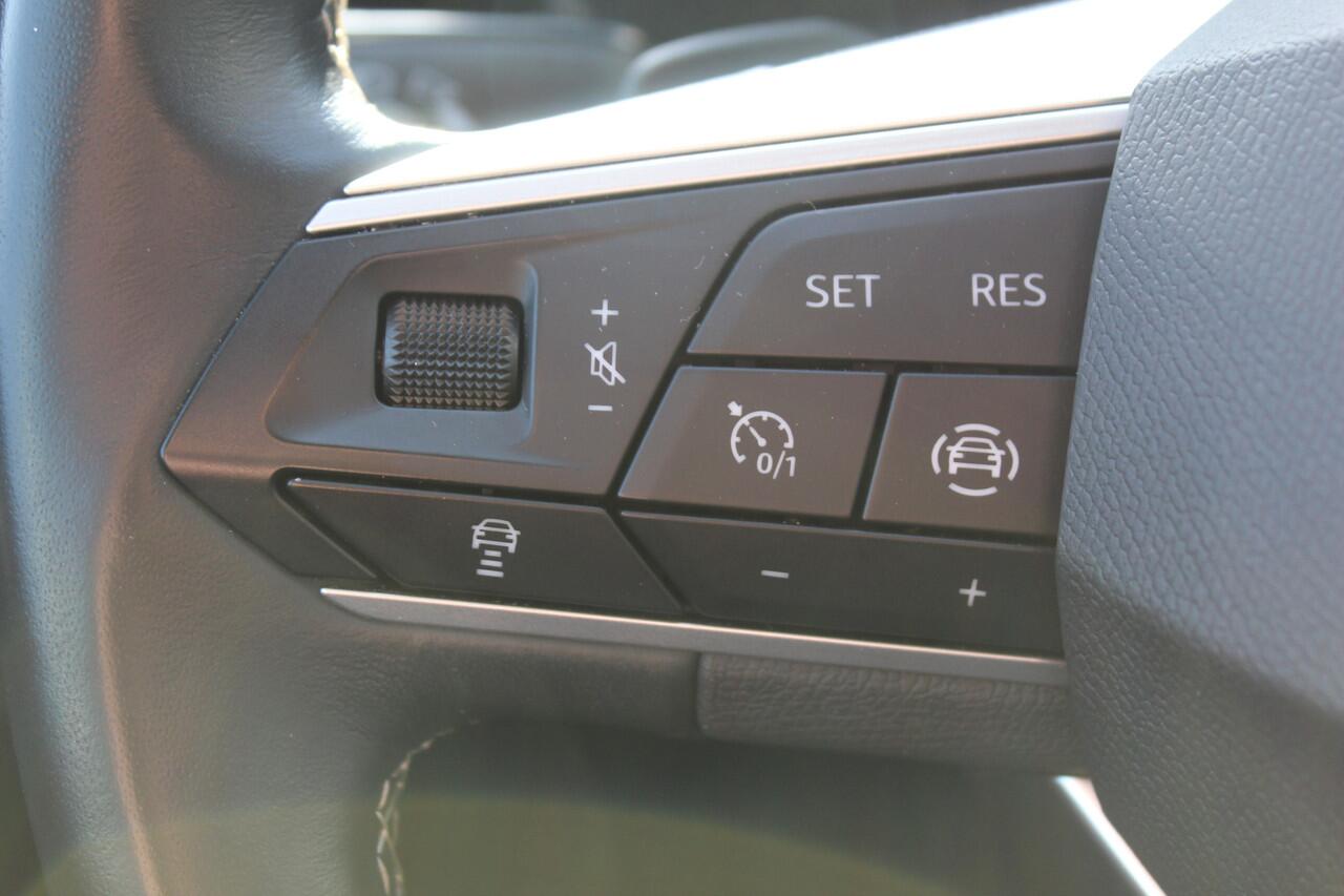 Seat LEON Sportstourer 1.4 TSI eHybrid PHEV FR Business Intense Climate control , Adap.cruise control , Bleutooth , 17inch LMV LED dagrijverlichting , 1500kg trekgewicht