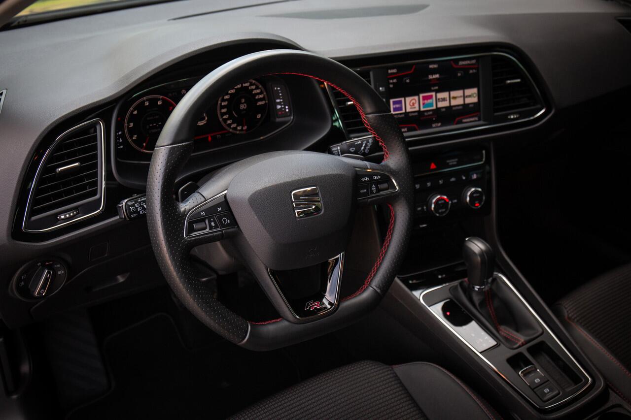 Seat LEON 1.5 TSI FR Business Intense , Automaat, Cruise control, Sportstuur, Rode sticksels