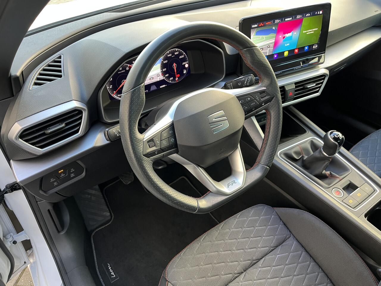 Seat LEON 1.0 TSI FR Business Intense / Navigatie / App connect / Camera / Parkeersensoren V+A / Dodehoek / **