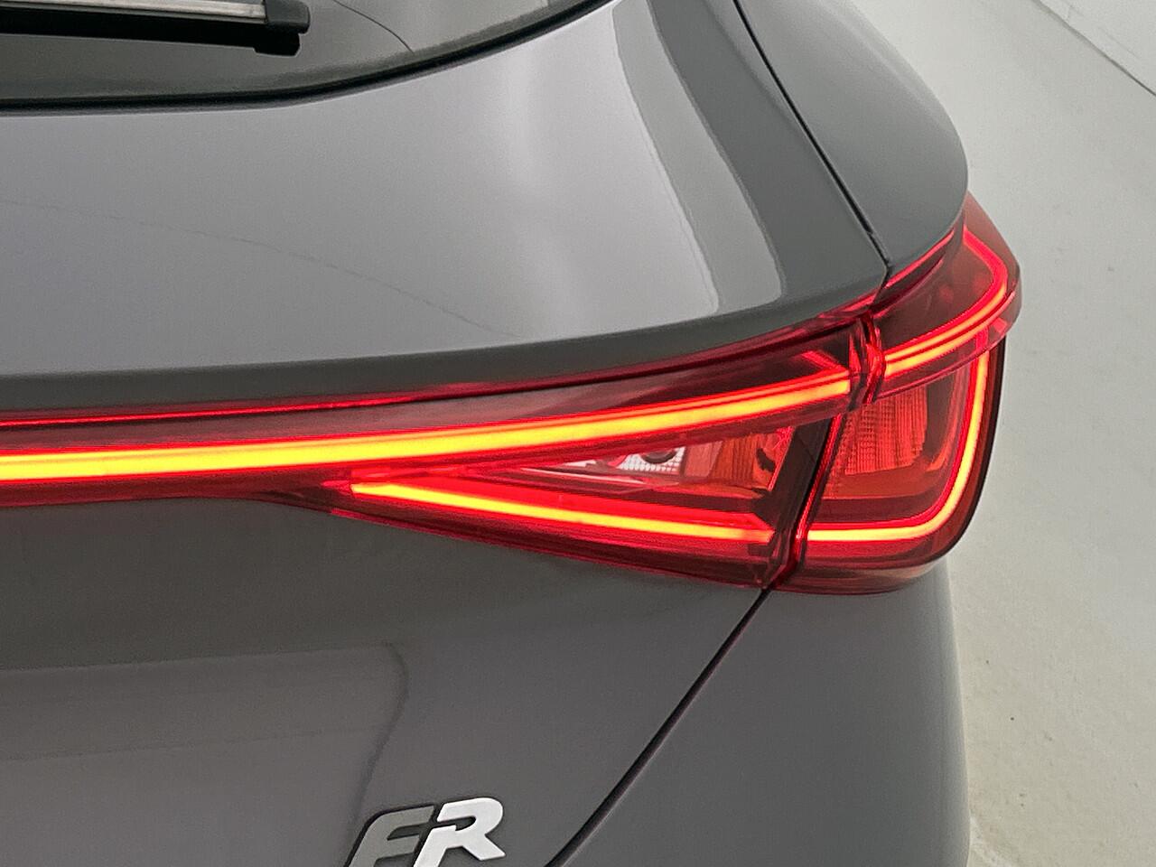 Seat LEON 1.0 eTSI 110pk FR Business DSG / Navigatie / Stoel + Stuurverwarming / Parkeersensoren