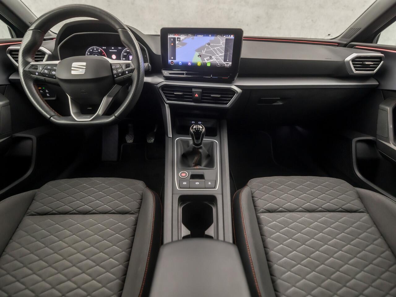 Seat LEON 1.0 TSI FR Sport (VIRTUAL COCKPIT, APPLE CARPLAY, GROOT NAVI, CAMERA, STUUR/STOELVERWARMING, SPORTSTOELEN, ADAPTIVE CRUISE, LED KOPLAMPEN, ZWART HEMEL, NIEUWSTAAAT)