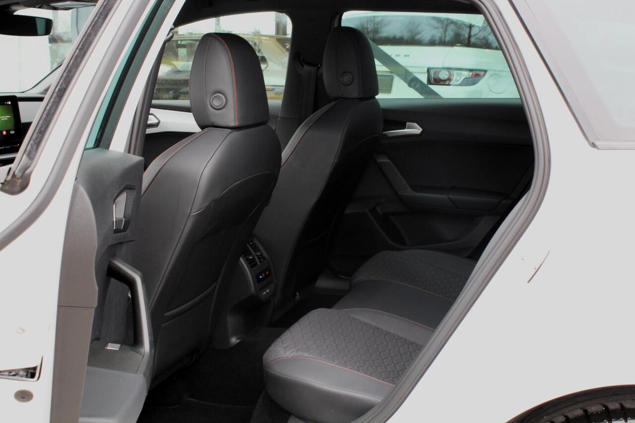 Seat LEON Sportstourer 1.5 TSI 130pk FR Business 13872KM!