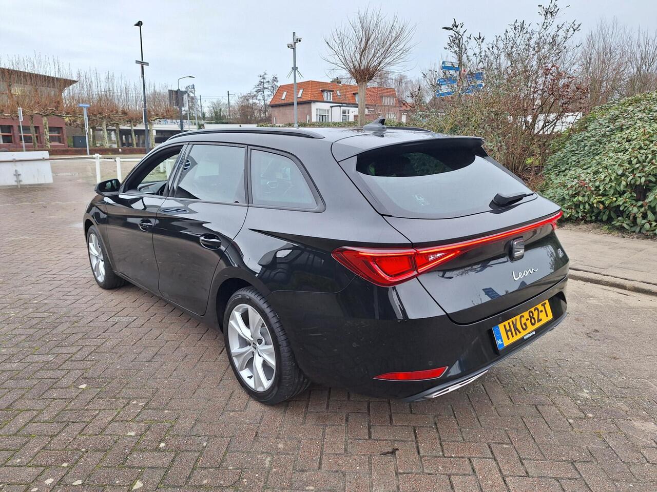 Seat LEON Sportstourer 1.5 TSI e-Hybrid FR Business LM 17", Matrix LED verlichting, Apple Carplay/Android Auto