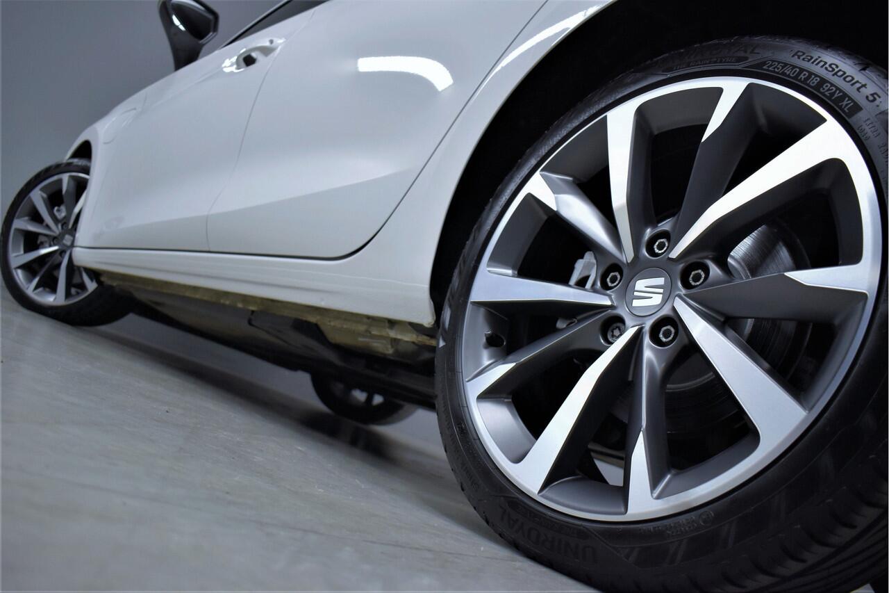 Seat LEON Sportstourer 1.4 TSI 204pk eHybrid PHEV FR CarPlay/Leer/Alcantara/Virtual/Memory/Keyless/Camera/Adap.cruise