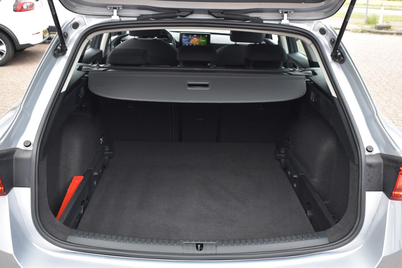 Seat LEON Sportstourer 1.5 eTSI Style | Navigatie | Virtual Dash | Cruise | Cupra FR velgen | 12 mnd BOVAG garantie Whatsapp 06-53188999