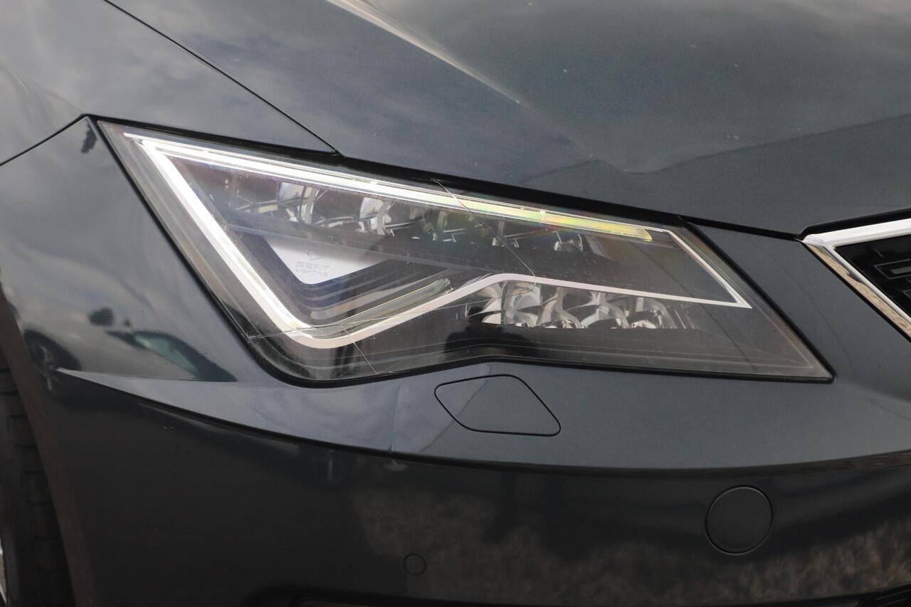 Seat LEON ST 1.0 TSI Style Ultimate Edition Trekhaak Virtual Cockpit Beats Audio Navigatie Achteruitrijcamera Clima Cruise Stoelverwarming