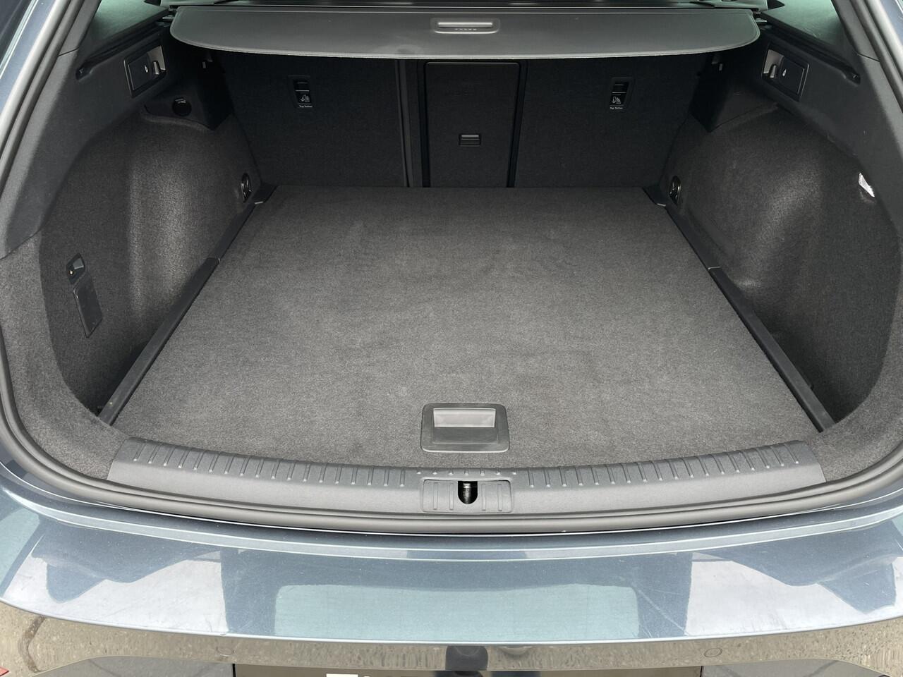 Seat LEON Sportstourer 1.5 eTSI FR | Elek. Trekhaak | LED | Carplay | Camera | Navi | Keyless | Adap. Cruise