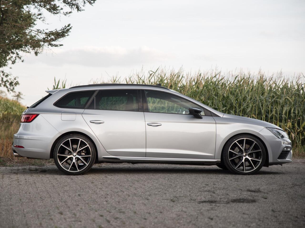 Seat LEON ST 2.0 4DRIVE CUPRA Pano Virtual Keyless Schaal