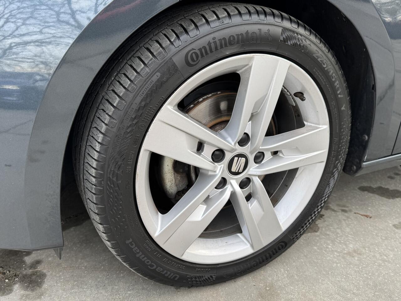 Seat LEON ST 1.5 TSI 150pk DSG FR Business Intense Panorama Dak Climatronic PDC Navigatie Stoelverwarming