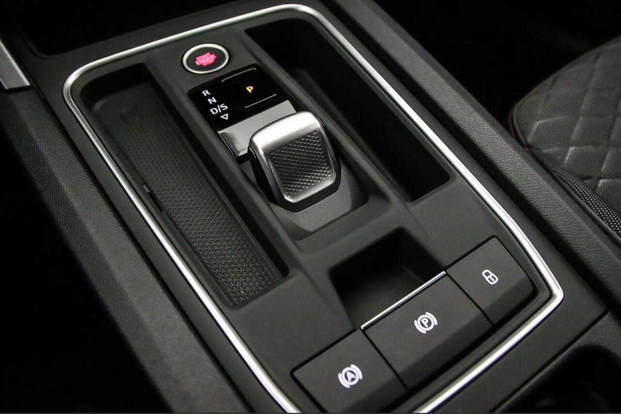 Seat LEON Sportstourer 1.5 TSI e-Hybrid FR Business Wegklapbare trekhaak / 'Black Pack' / Safe & Driving Pack