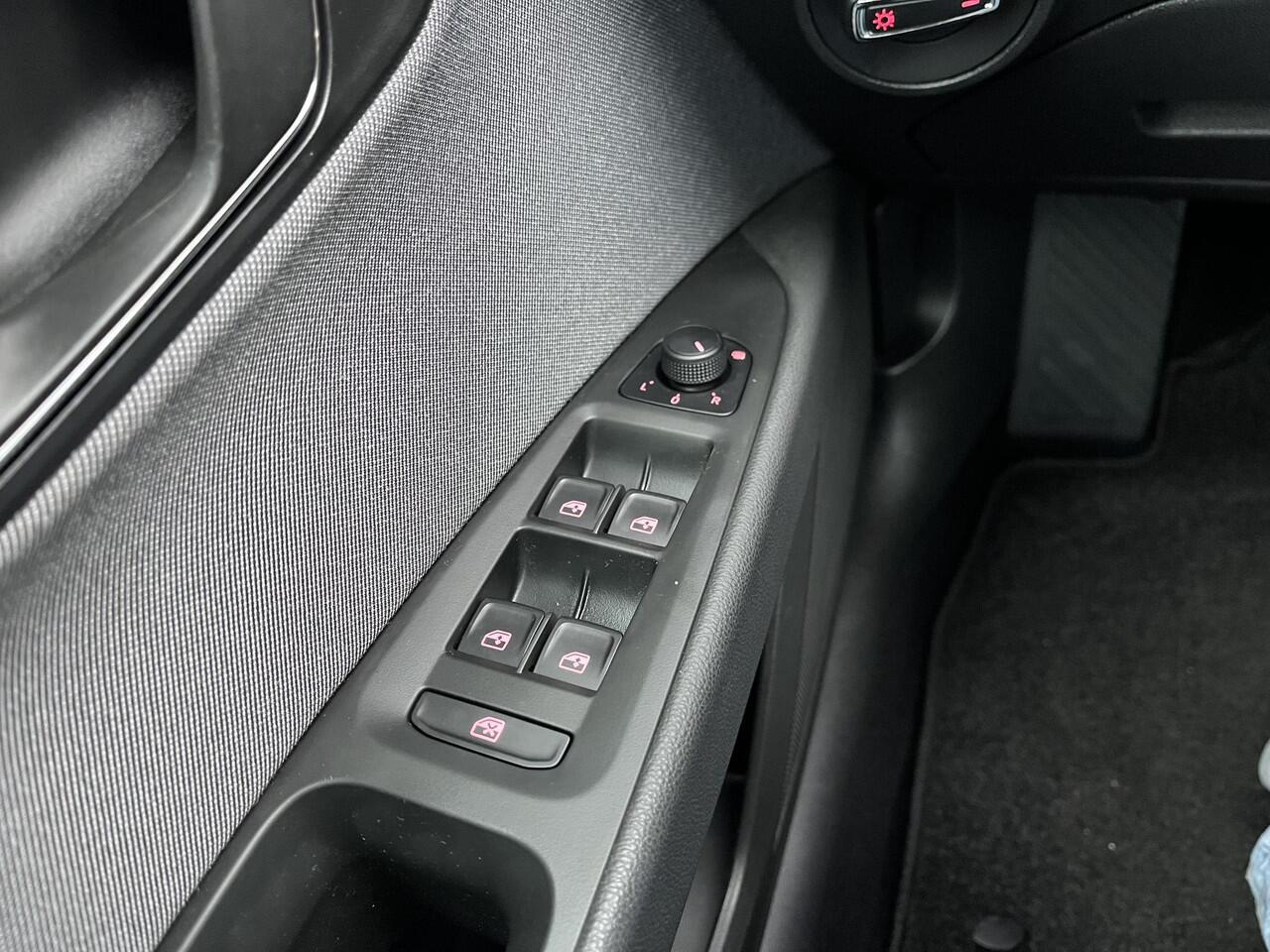 Seat LEON 1.5 TSI Style Ultimate Edition / Apple Carplay/Android Auto / airco (automatisch) / lichtmetalen velgen 16" /