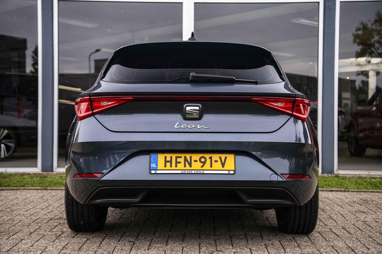 Seat LEON 1.0 TSi 110 pk Style Business Intense | LED Signature | 18" | Navigatie