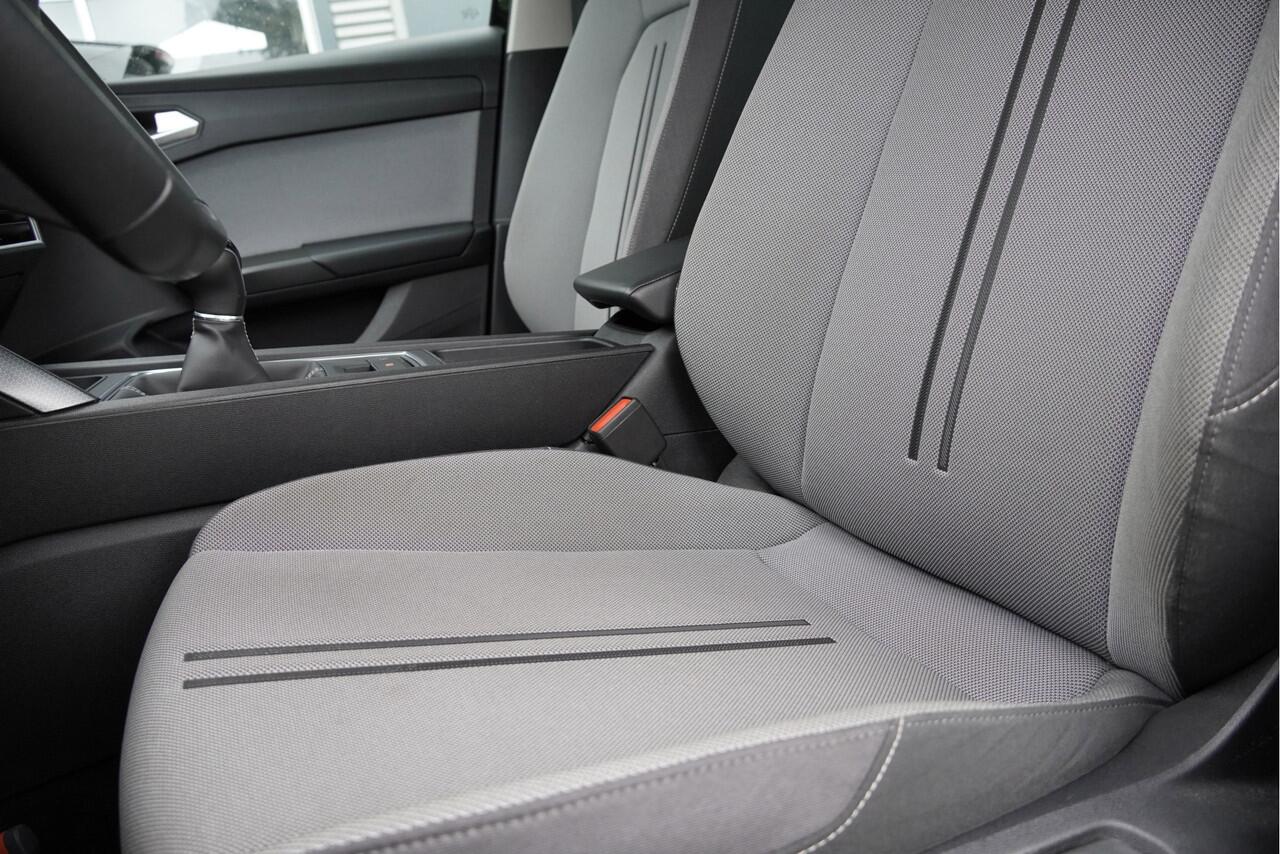 Seat LEON Sportstourer 1.0 TSI Style Business Intense BJ2022 Lmv 16" | Led | Pdc | Navi | Achteruitrijcamera | App-Connect | Virtual cockpit | Climate control | Cruise control | Extra getint glas