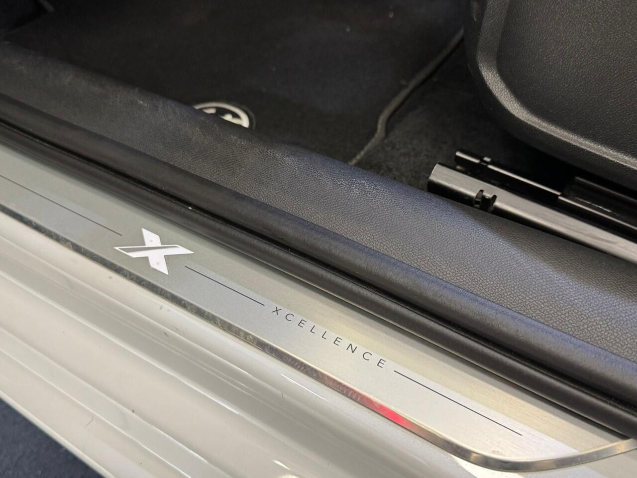 Seat LEON Sportstourer 1.5 TSI FR Xcellence | VIRTUAL | ADAPTIVE CC | NAVI |