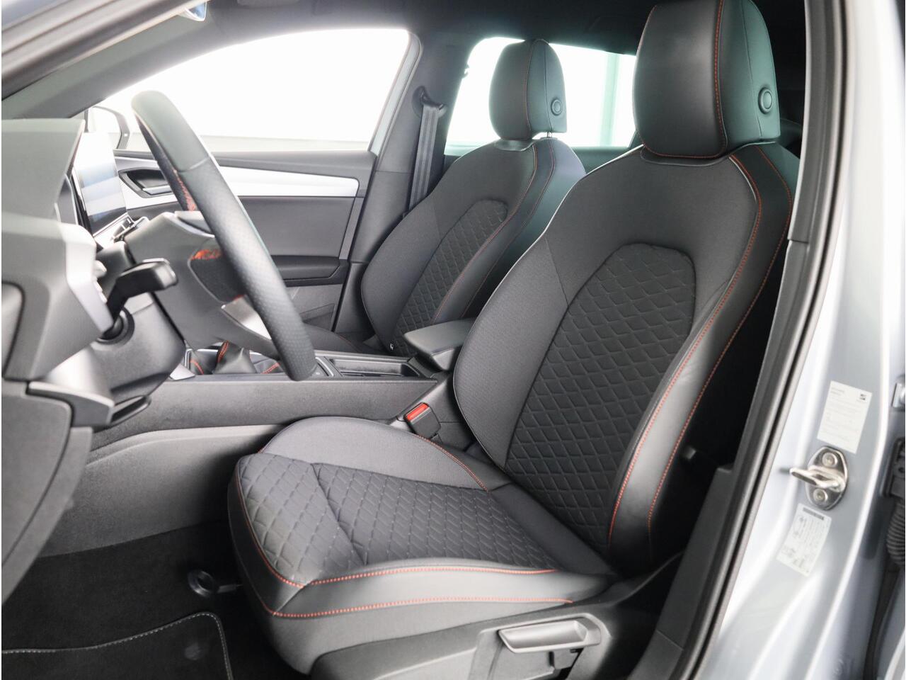 Seat LEON Sportstourer 1.0 TSI FR Business 110 pk | Private Lease vanaf 499,-- pm | Verlengde garantie | Navigatie | Parkeersensoren achter | Autom. airco (3 zones) | LED koplampen | Apple Carplay/Android Auto |