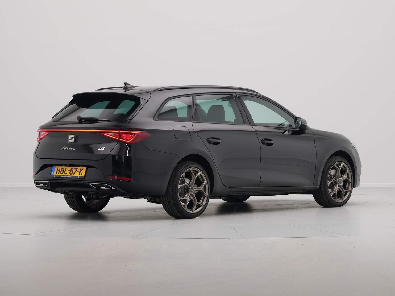 Seat LEON Sportstourer 1.5 TSI e-Hybrid FR Business PHEV Navigatie Carplay Sideassist Pdc Camera, Travel Assist, Stoel/stuur verwarming *DEMO VOORDEEL*