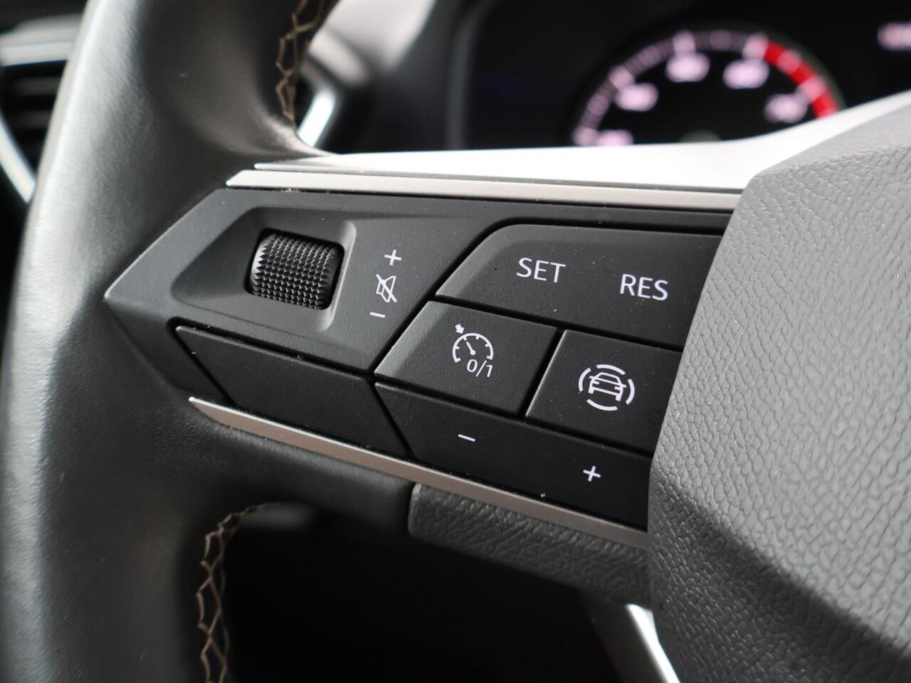 Seat LEON 1.0 eTSI Style | 110 PK | Automaat | LED verlichting | Climate control |