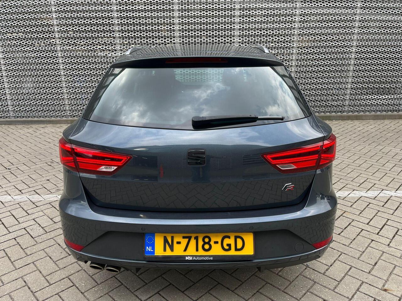 Seat LEON ST 1.5 TSI FR Ultimate Edition Black / Beats / Navigatie / Climate contole / App connect / Parkeersensoren V+A / Lichtmetaal 17 inch /