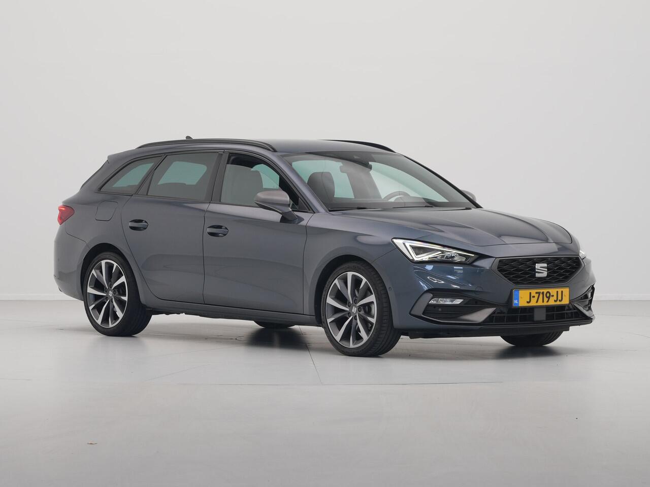 Seat LEON Sportstourer 1.5 TSI FR Launch Edition Navigatie Sideassist Stoelverwarming Parkassist Carplay 245