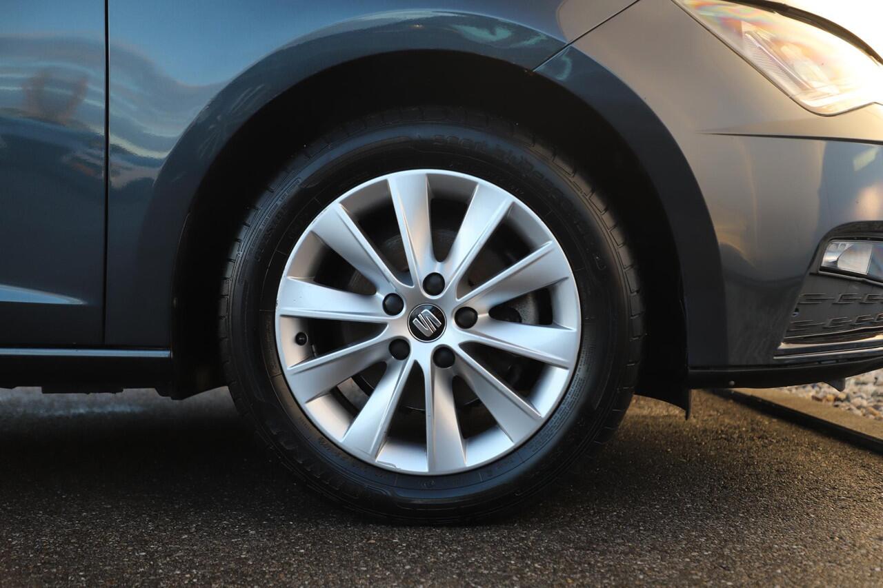 Seat LEON ST 1.0 TSI Style Ultimate Edition Trekhaak Navigatie Achteruitrijcamera Carplay Android 16 inch LMV Lane Assist Climate Cruise Control