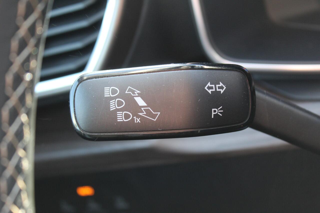 Seat LEON Sportstourer 1.4 TSI eHybrid PHEV FR Business Intense Climate control , Adap.cruise control , Bleutooth , 17inch LMV LED dagrijverlichting , 1500kg trekgewicht