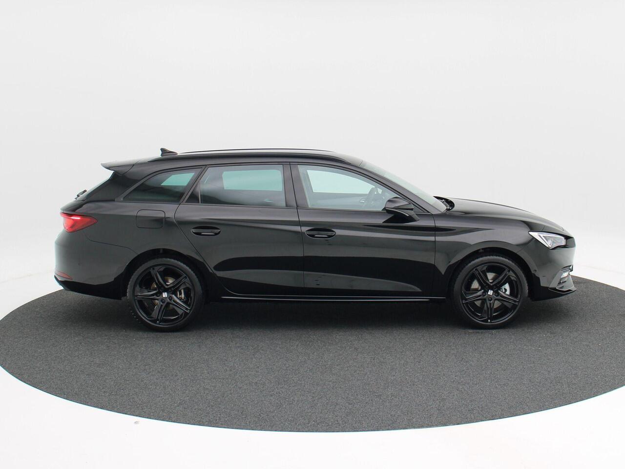 Seat LEON Sportstourer FR Business 1.5 TSI eHybrid PHEV 204pk | Trekhaak | Adaptive cruise control | Navigatie | Black pack
