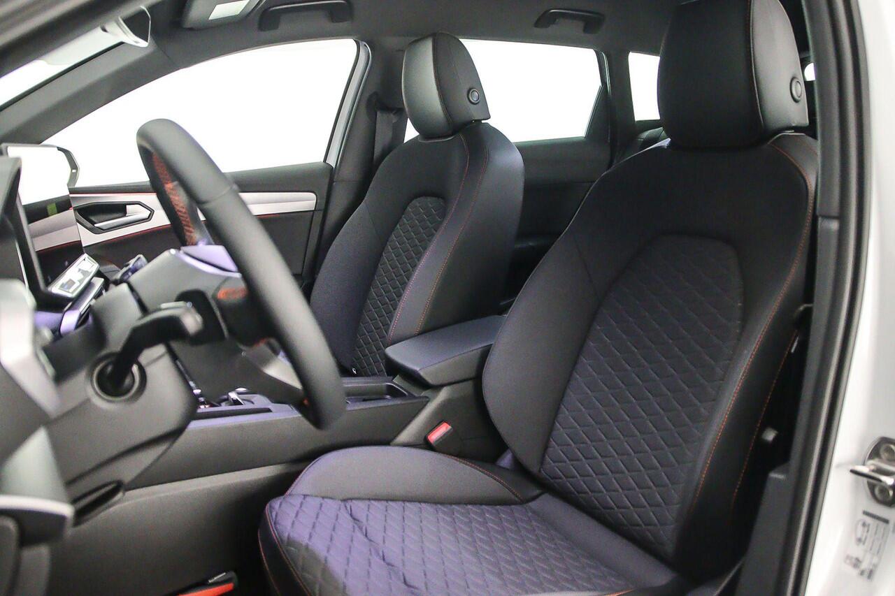 Seat LEON Sportstourer FR First Edition 1.5 TSI eHybrid 204pk DSG Automaat 130km elektrische range Adaptive cruise control, Navigatie, Achteruitrijcamera, App connect, LED verlichting, Airco, Parkeersensoren