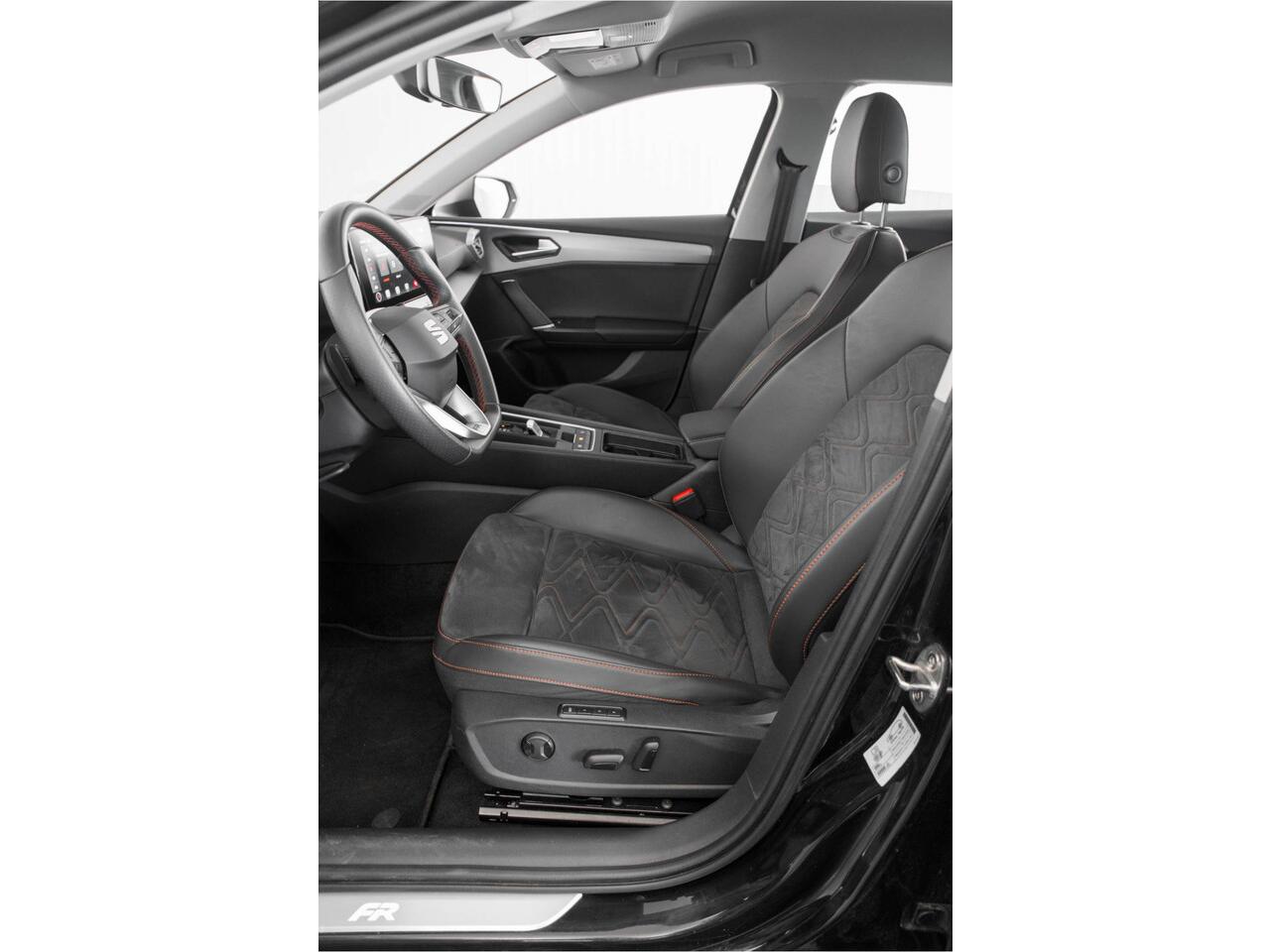 Seat LEON 1.4 TSI eHybrid PHEV FR Business Intense ACC Sfeerverlichting Leder/Alcantara