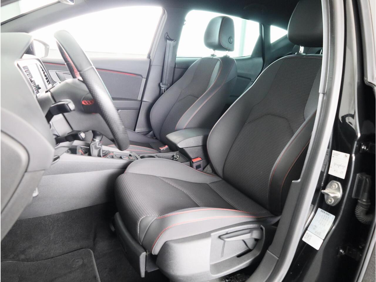 Seat LEON 1.4 EcoTSI FR Business Intense 110pk | Navigatie | Led koplampen | Apple Carplay /-Andriod auto | Climatronic