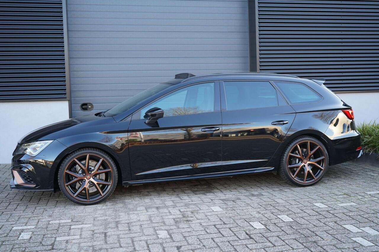 Seat LEON ST 2.0 TSI 4DRIVE CUPRA R Brembo/Camera/Pano/Carbon