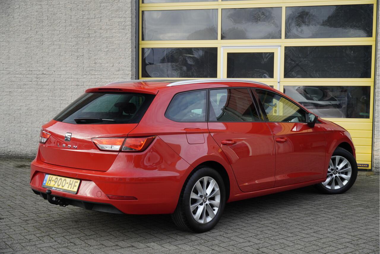 Seat LEON ST 1.5 TSI 150PK! Automaat Style Ultimate Edition BJ2020 Lmv 16" | Led | Pdc | Navi | Beats Audio | Panoramadak | Trekhaak | Achteruitrijcamera | App-Connect | Climate control | Cruise control | Extra getint glas