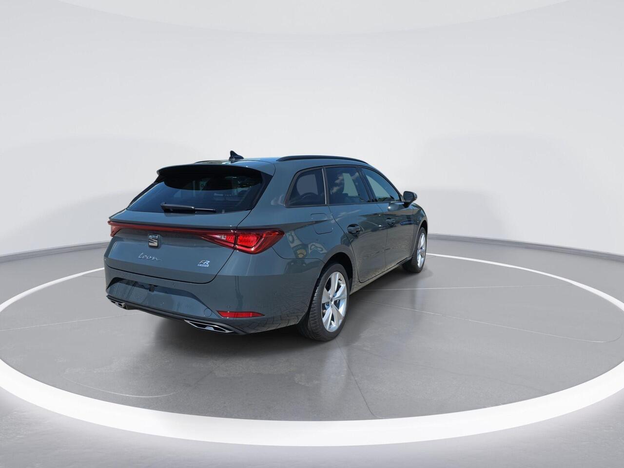 Seat LEON Sportstourer FR Business 1.5 TSI eHybrid 150kW / 204pk Stationw | Safe & Driving | Trekhaak zwenkbaar |