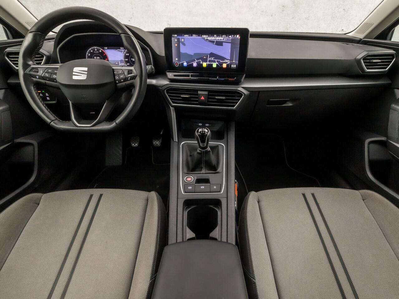 Seat LEON Sportstourer 1.5 TSI Sport 150Pk (VIRTUAL COCKPIT, APPLE CARPLAY, GROOT NAVI, TREKHAAK, CAMERA, SPORTSTOELEN, ADAPTIVE CRUISE, GETINT GLAS, NIEUWSTAAT)